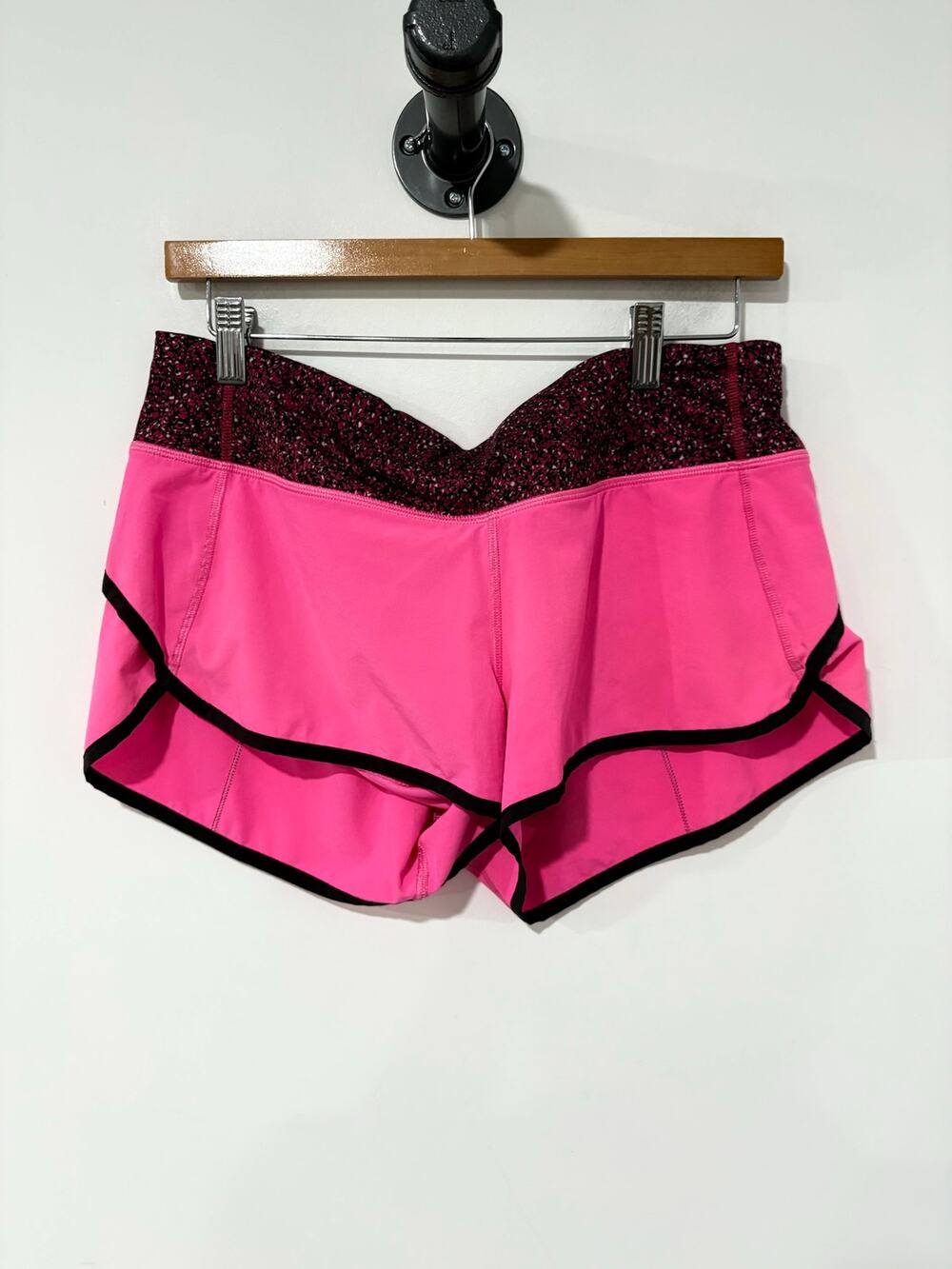 Lululemon Athletic Running Shorts 2.5" Pink Size 8